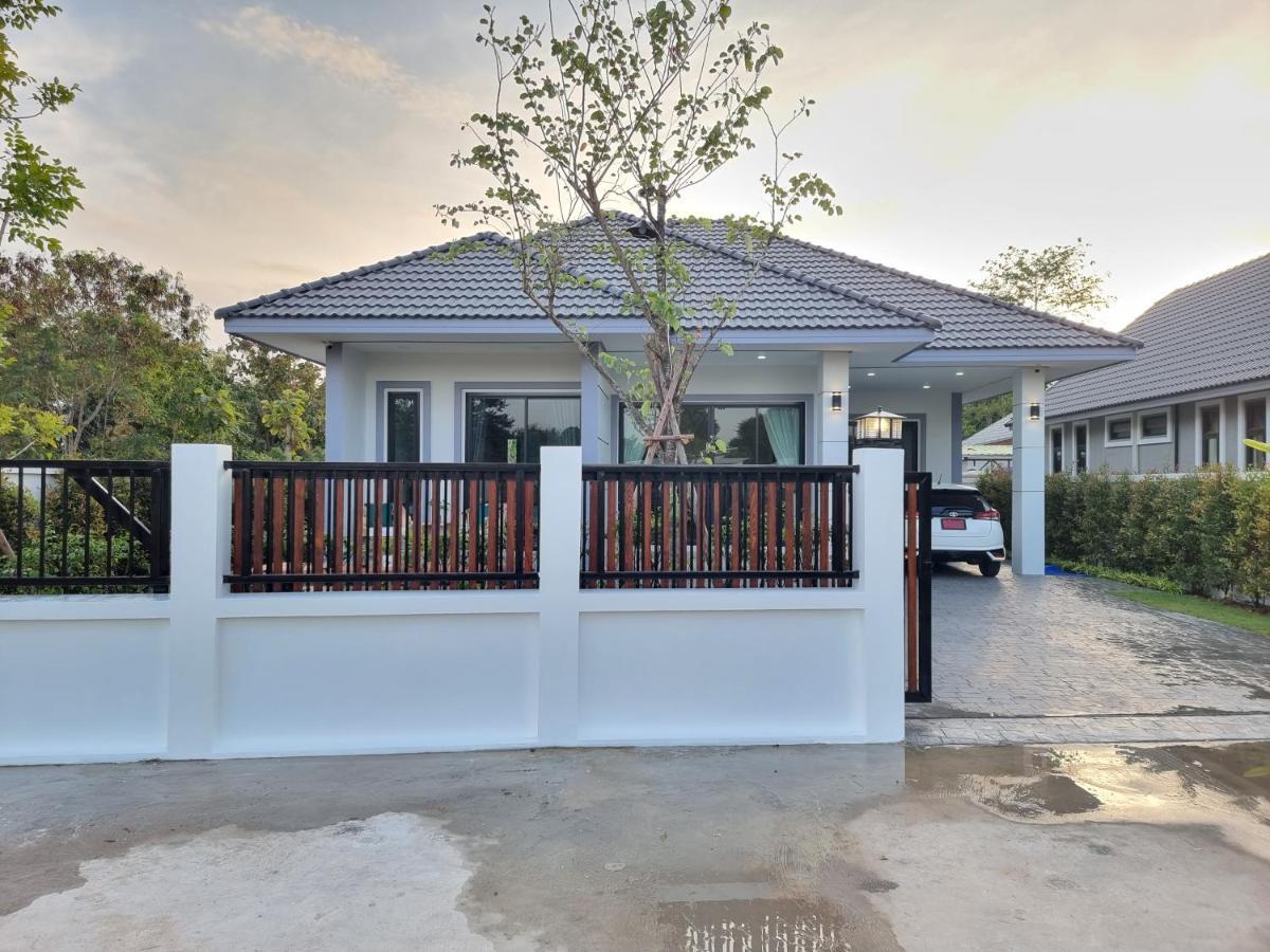 Baan Dalah Buriram Villa Eksteriør bilde